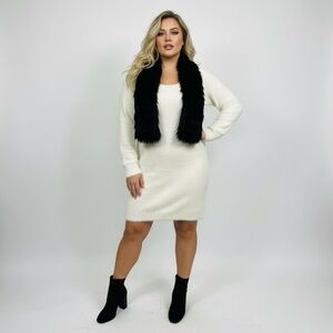 White Cream Long Sleeve Faux Fur Dress with Black Scarf Relax Fit size‎ Large